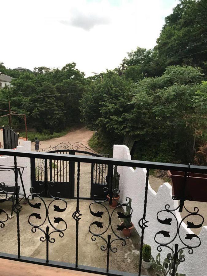 Lela'S Guest House บาทูมิ ภายนอก รูปภาพ